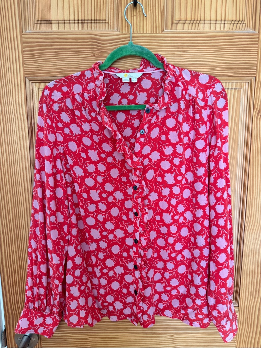 Boden US 8,  Muted, Red Floral Silk L/S Button-Front Blouse with subtle ruffle.